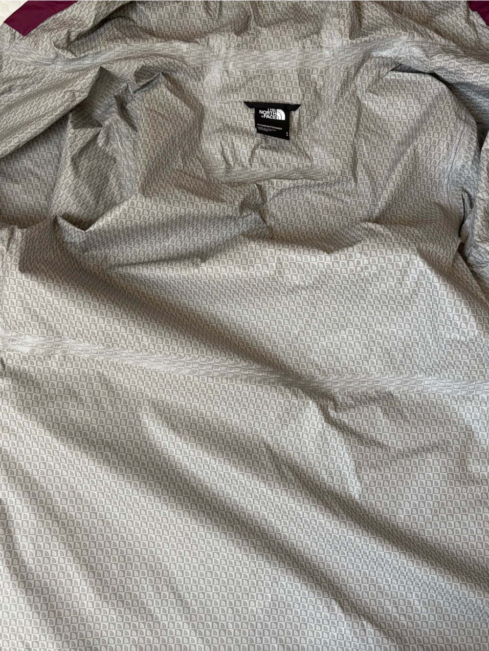 The North Face Women's Raincoat in Wine Burgundy Plum - Picture 4 of 4